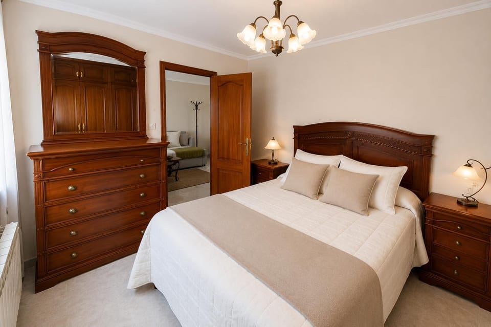 Bed, Bedroom, Garden view