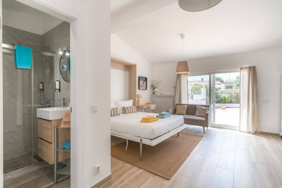 Bed, Bathroom, Bedroom