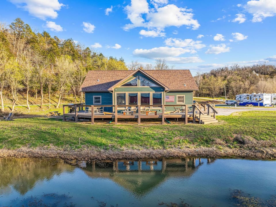 Ember Shoals Resort On the White River, Cotter AR Campground/ 
RV Resort in Cotter