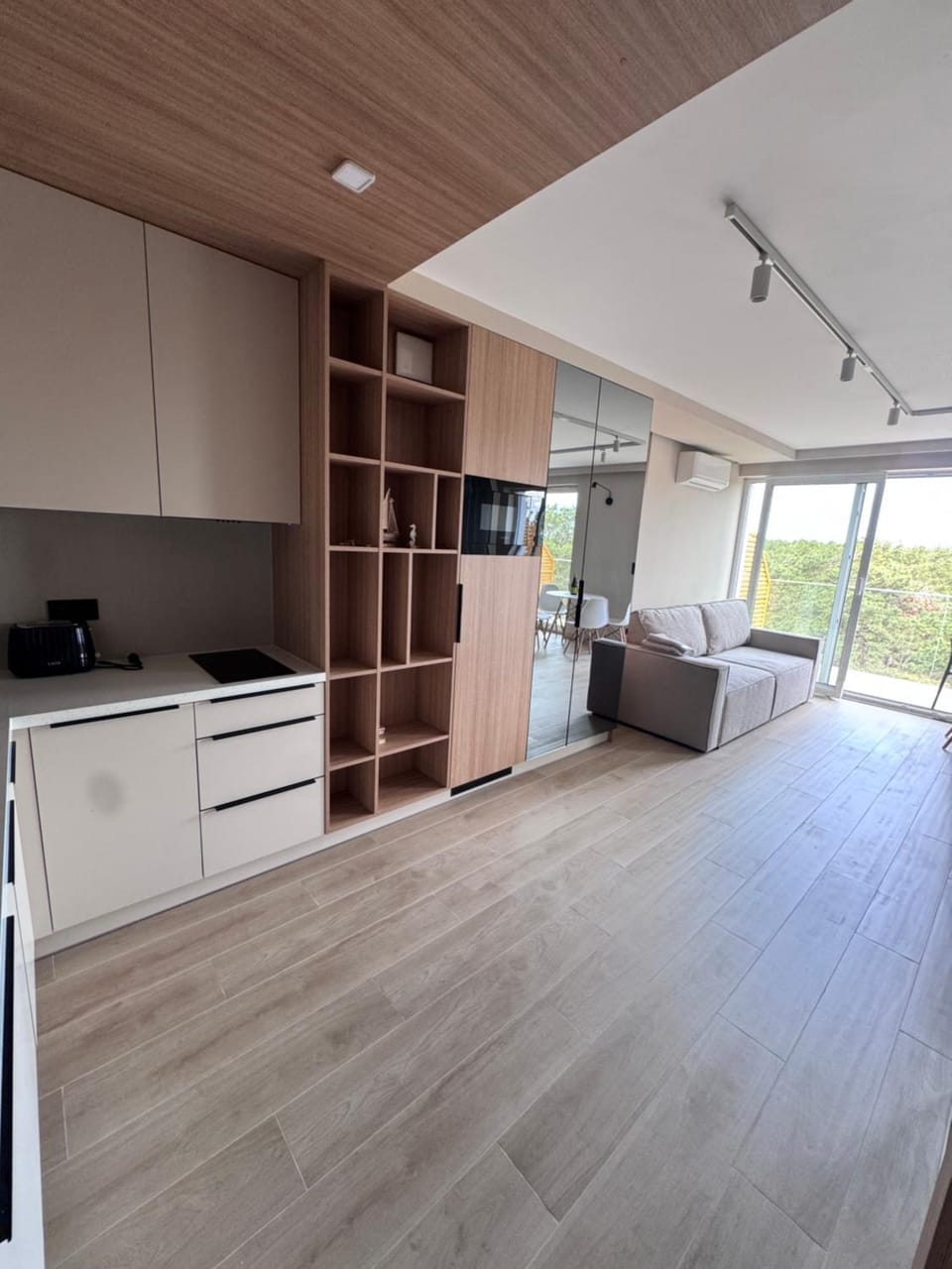 Kitchen or kitchenette, oven, stove
