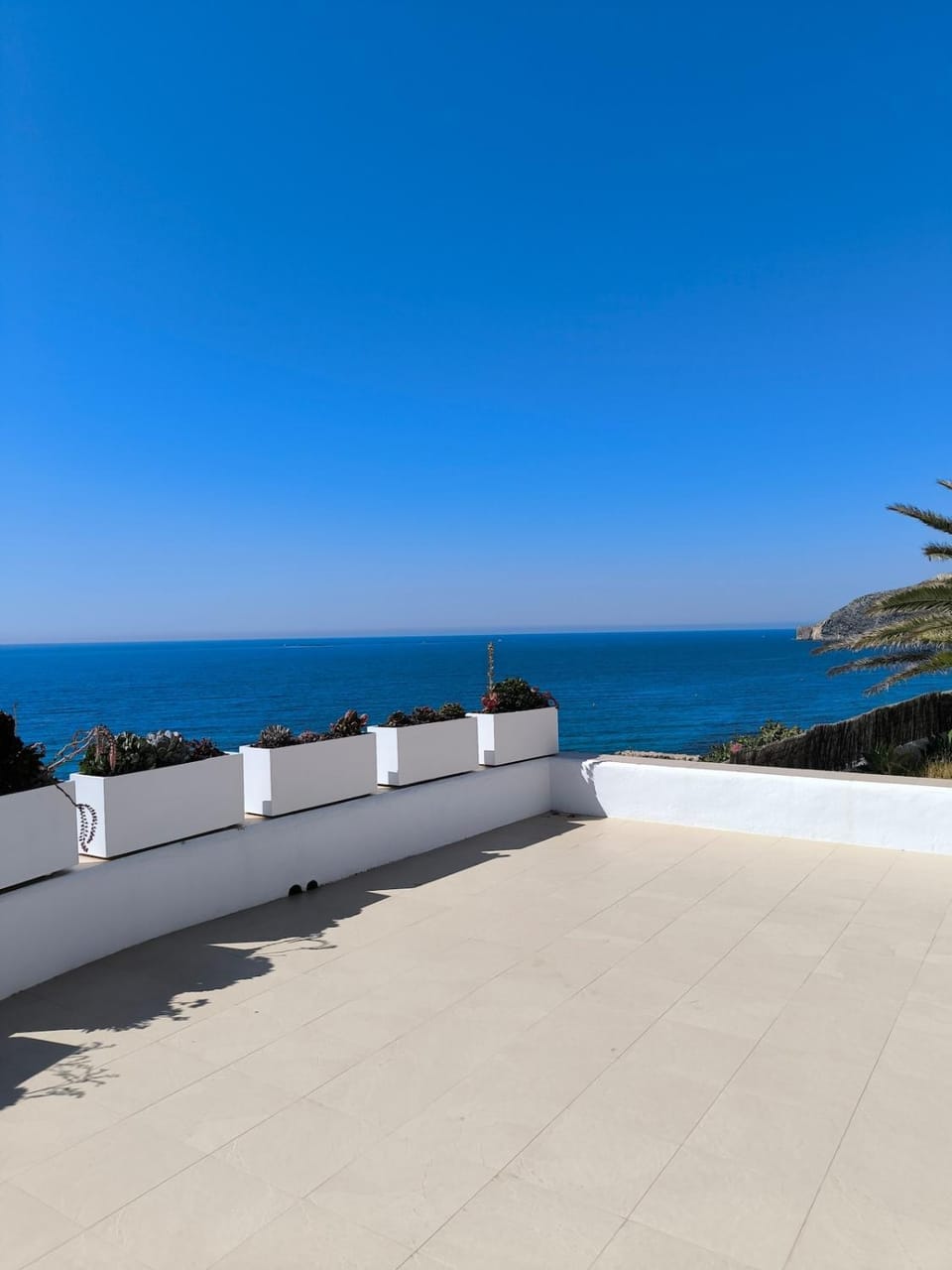 Frontline of the sea, 3 rooms 2 baths, Parking Villa in Calp