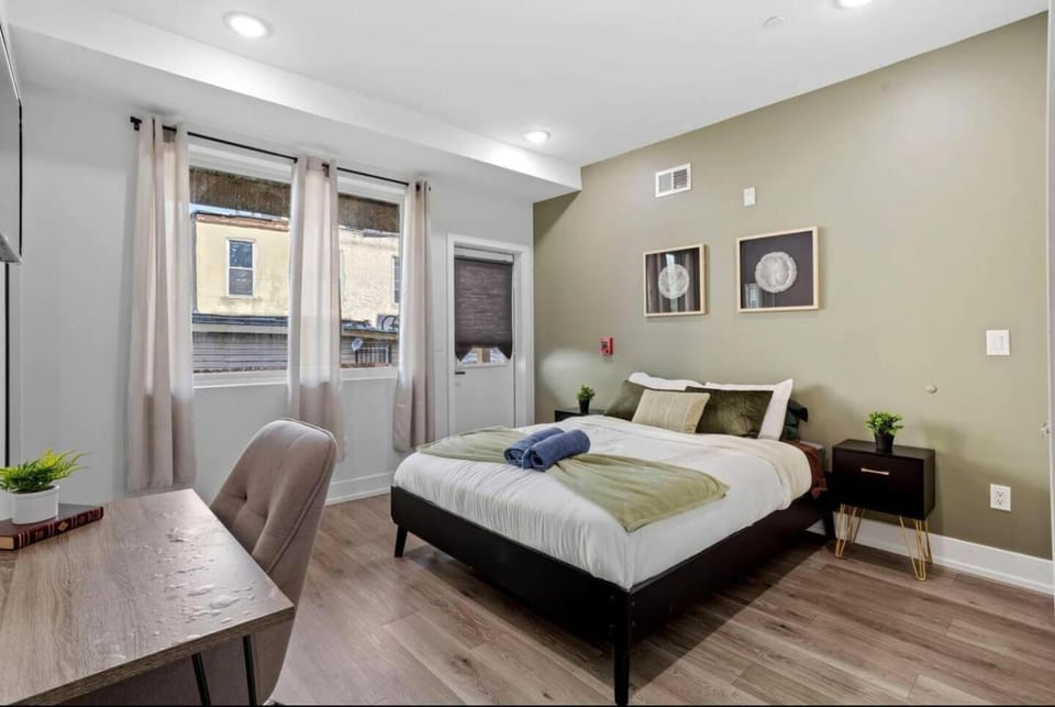 Cozy APT Mini Golf, Basement, Sleeps 8! Apartment in Philadelphia