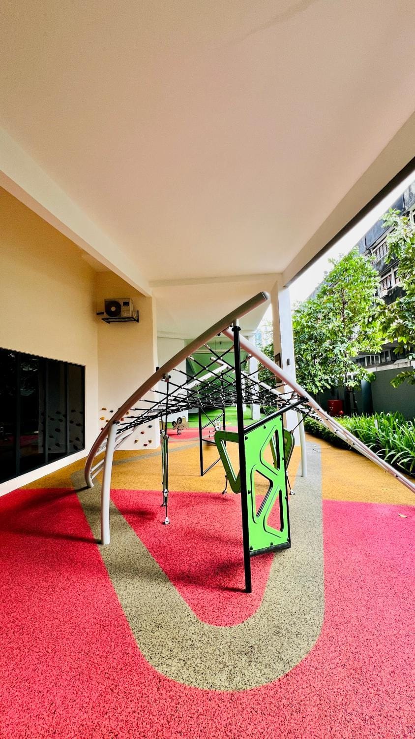 Communal lounge/ TV room, Day, Children play ground, Garden, Evening entertainment