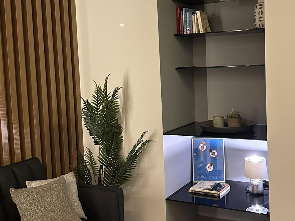 Palmyra Suite - Luxury Retreat in Athens Riviera Apartment in Vouliagmeni