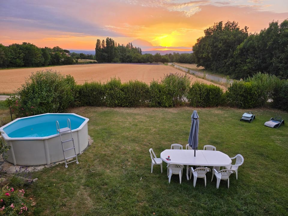 Cottage at Cloclo's in Rochebaudin House in Provence
