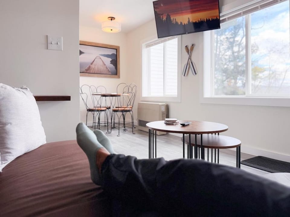 Winnisquam Loft - Lake Views and Attractions Apartment in Tilton
