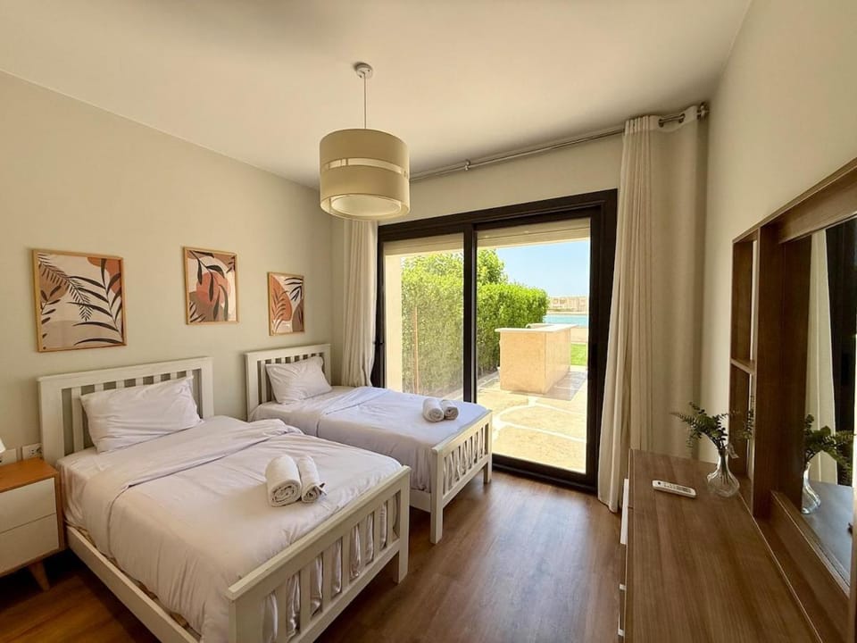 Tropical 3BR Villa-Free Pool & Lagoon Access At ElGouna Villa in Hurghada