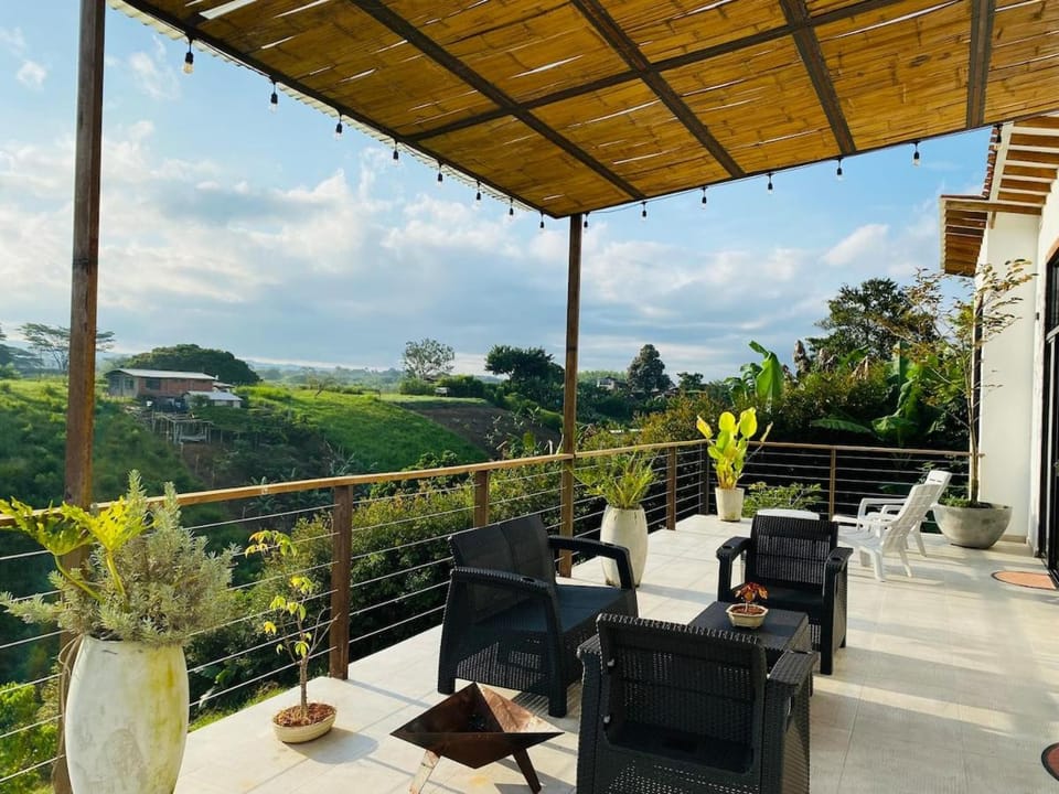 Casa campestre en el eje cafetro, piscina, fogata y naturaleza House in Quindio, Colombia