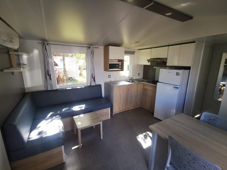 Mobil Home 6 personnes en camping 4 étoiles Campground/ 
RV Resort in Lit-et-Mixe