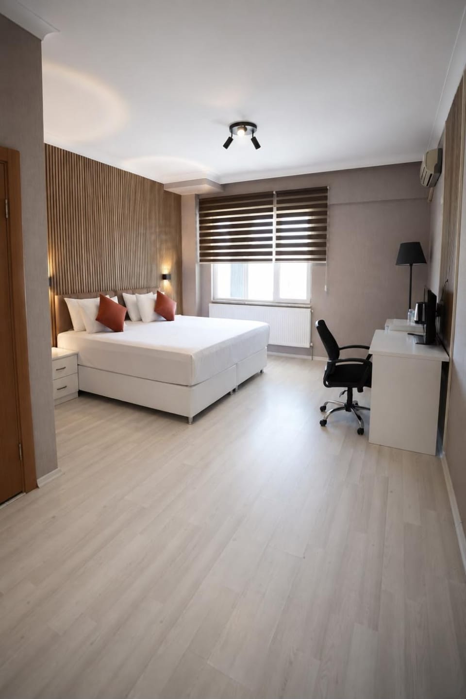 Bed, Bedroom, air conditioner