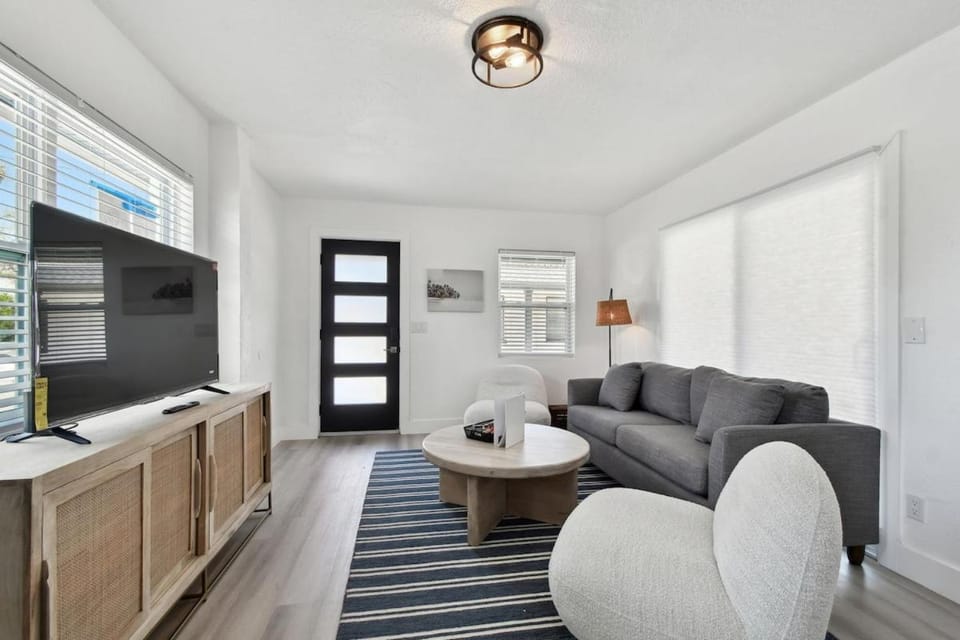 Stylish Treasure Island Getaway - Unit 8 Apartment in Madeira Beach