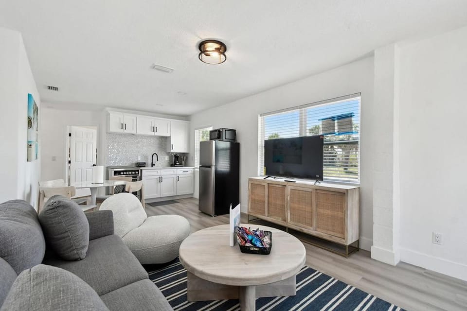 Stylish Treasure Island Getaway - Unit 8 Apartment in Madeira Beach