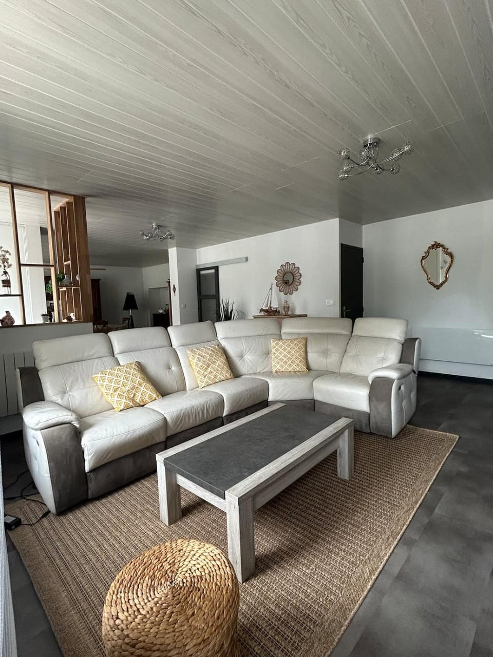 Communal lounge/ TV room