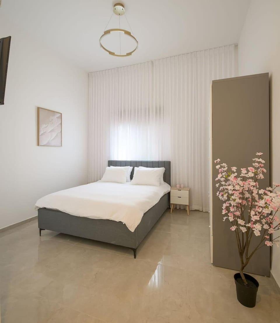 3BDR apt with a huge garden BY MadrigalRentals House in Tiberias