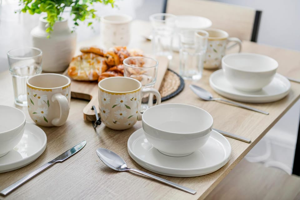 Coffee/tea facilities, Food and drinks, Food, Breakfast