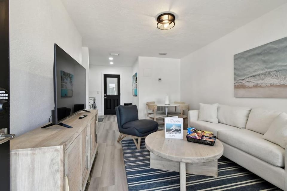 1 Bedroom Treasure Island Getaway Apartment in Madeira Beach