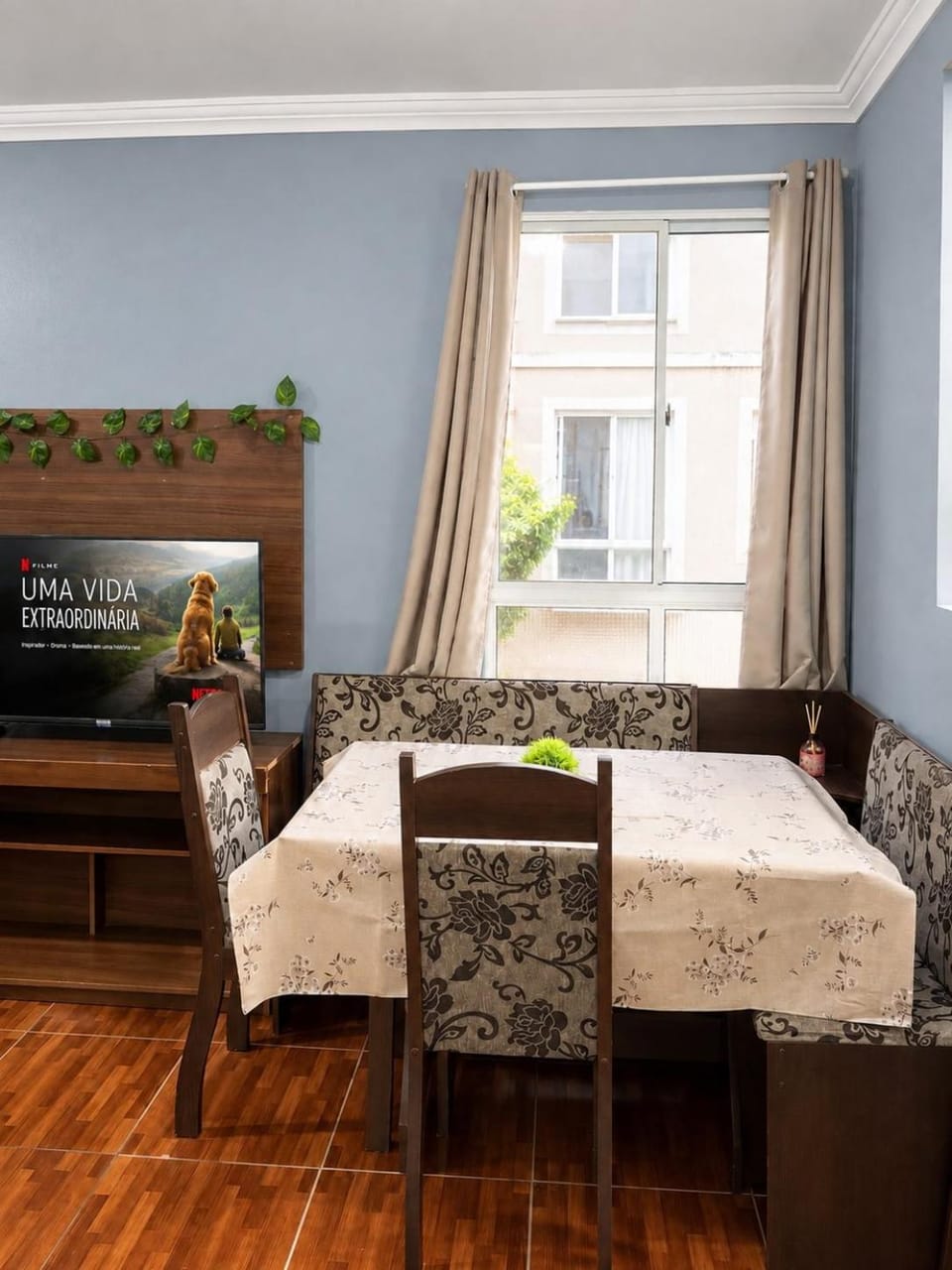 Living room, Dining area