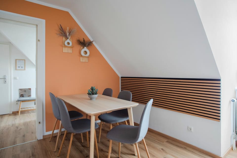 Seating area, Dining area