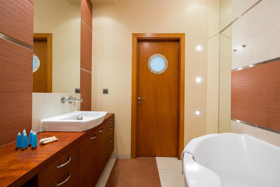 Bathroom, Photo of the whole room, Bath