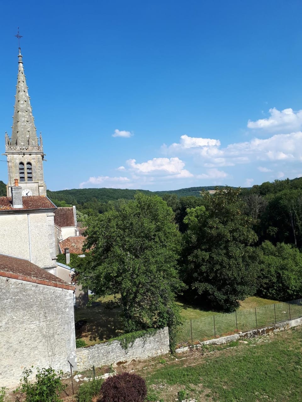 Charming house, tennis, ping-pong, Burgundy Villa in Bourgogne-Franche-Comté
