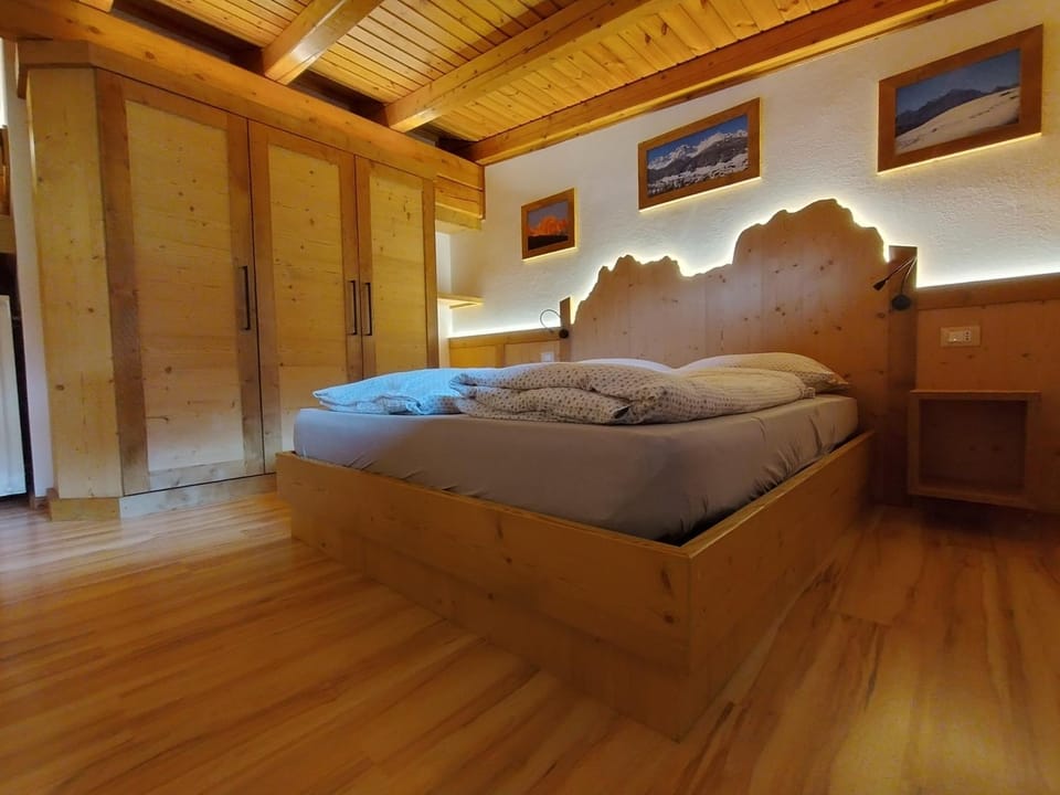 Bed, Photo of the whole room