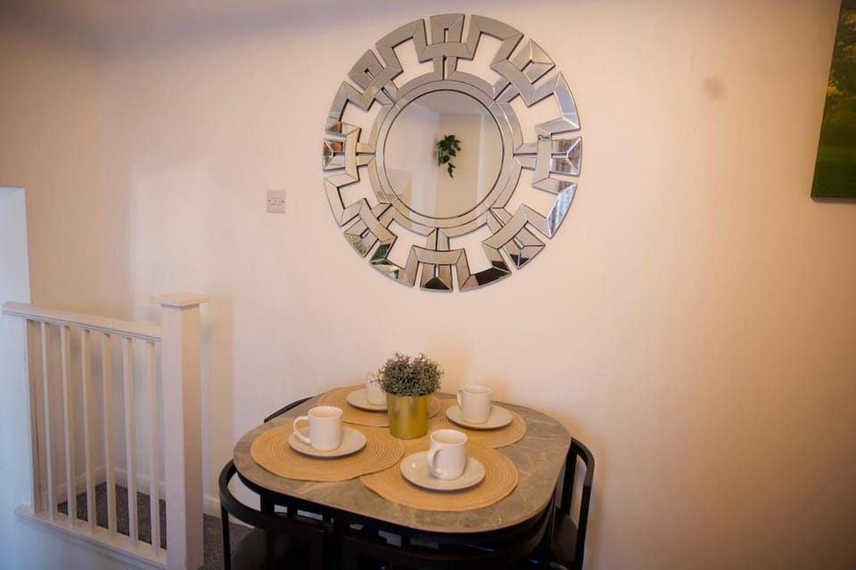 Comfy Peckham Stay - Steps from Peckham Rye Apartment in London Borough of Southwark