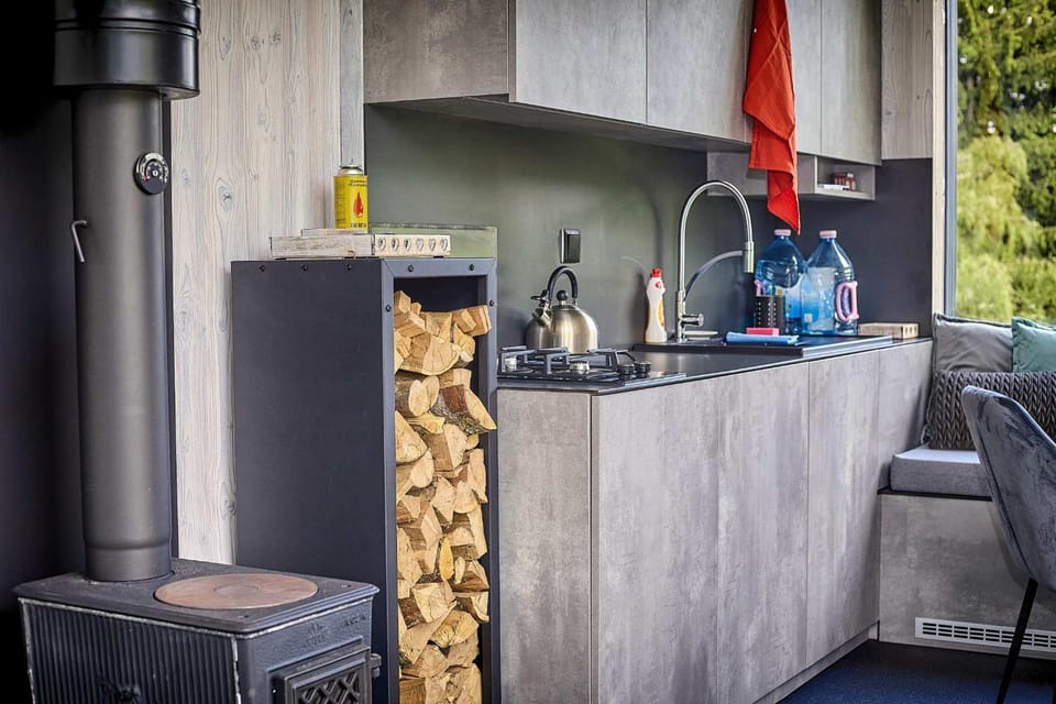 Glamping maringotka Na hraně Pekla House in Czechia