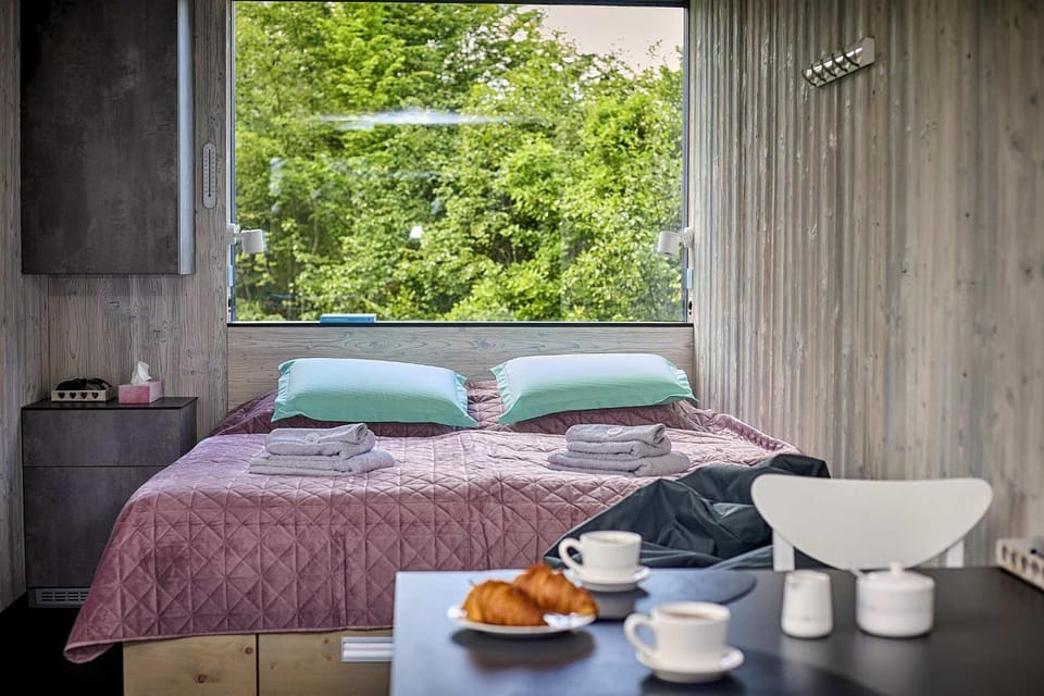 Glamping maringotka Na hraně Pekla House in Czechia