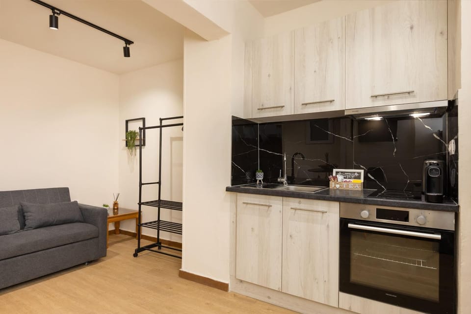 Kitchen or kitchenette, Living room, Seating area