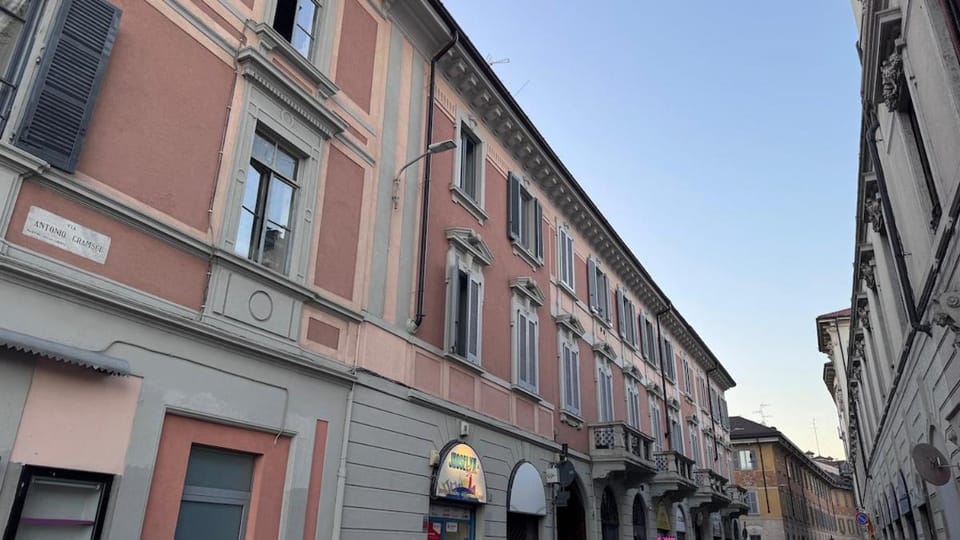 Appartamento nel centro storico di Monza Apartment in Monza