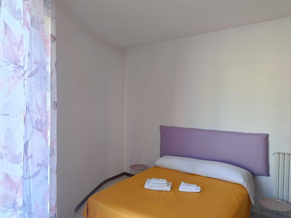 Bed, Bedroom, towels, wardrobe