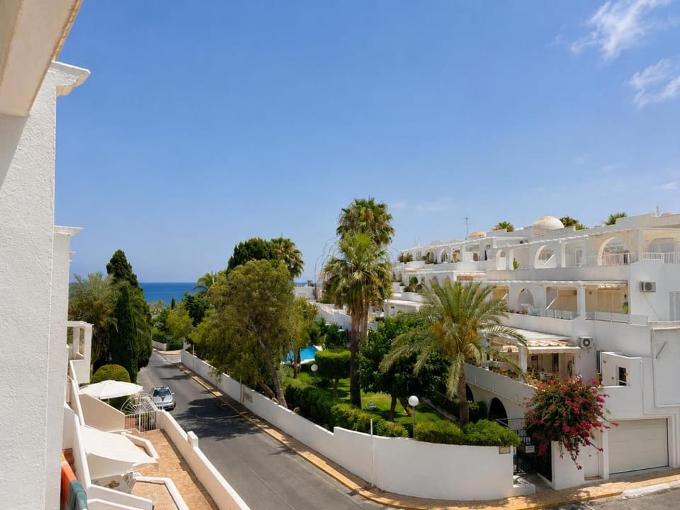 Azure Breeze Apartment in Andalusia