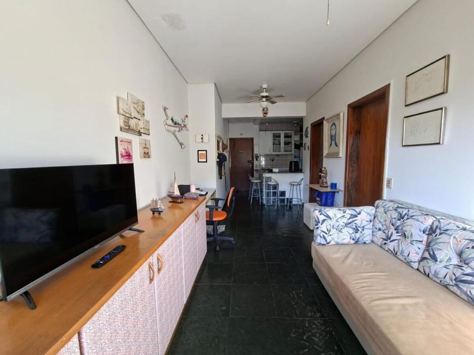 Guarujá Enseada,2 quartos, ar, vaga 1 carro, praia à pé Apartment in Santo André