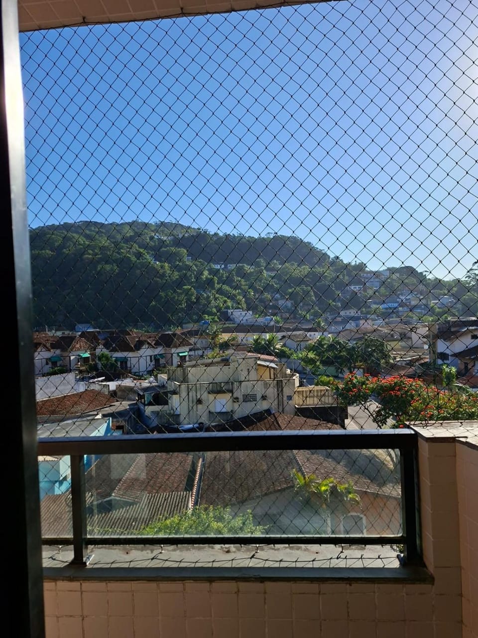 Guarujá Enseada,2 quartos, ar, vaga 1 carro, praia à pé Apartment in Santo André