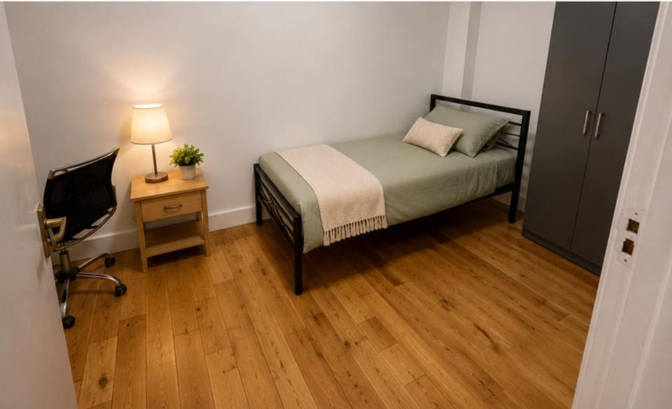 Modern 2 Bedroom, Apartment in Canary Wharf Fast WiFi Apartment in London