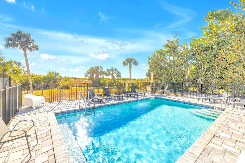 Gertrude Apartment in Siesta Beach