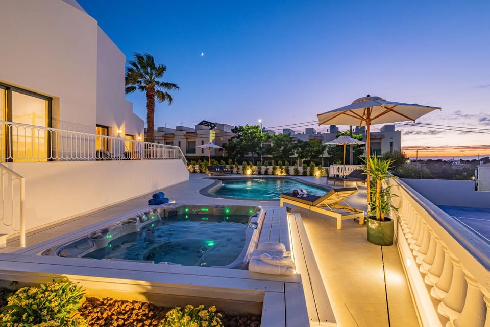 Property building, Garden, Tennis court, Swimming pool