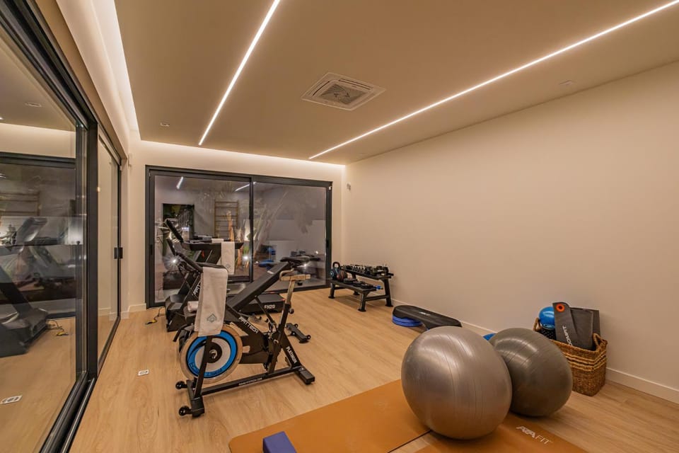 Property building, Fitness centre/facilities, Fitness centre/facilities, internet