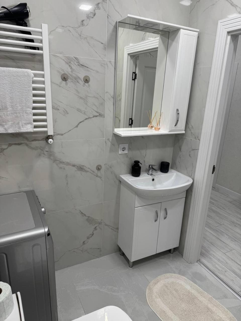 Shower, Bathroom, towels