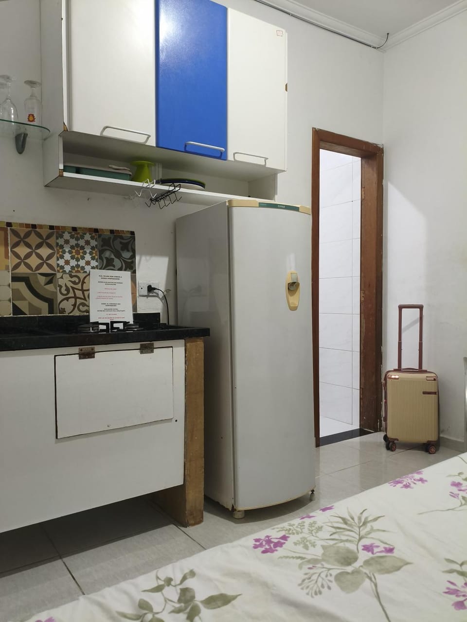 Kitnet wi-fi gratuito a 50 metros da praia Vacation rental in State of São Paulo