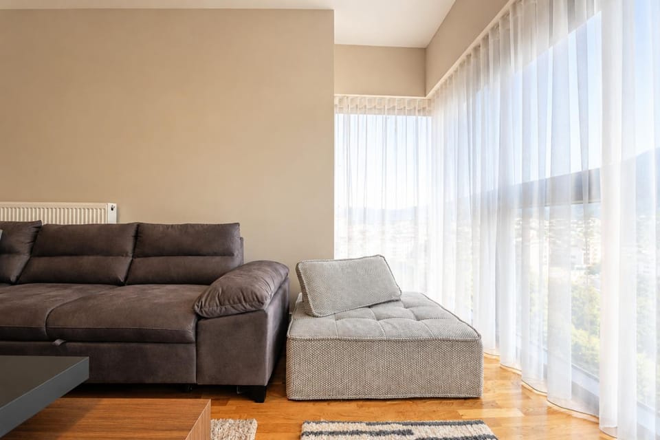 Living room, Seating area, Mountain view