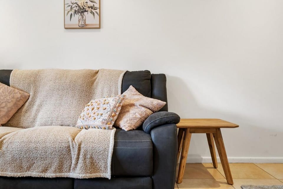 Edmund Place - Charming Fremantle Retreat House in Perth