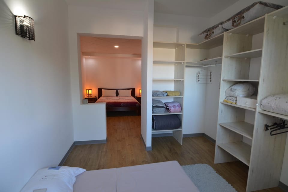 Bed, Photo of the whole room, Bedroom, wardrobe