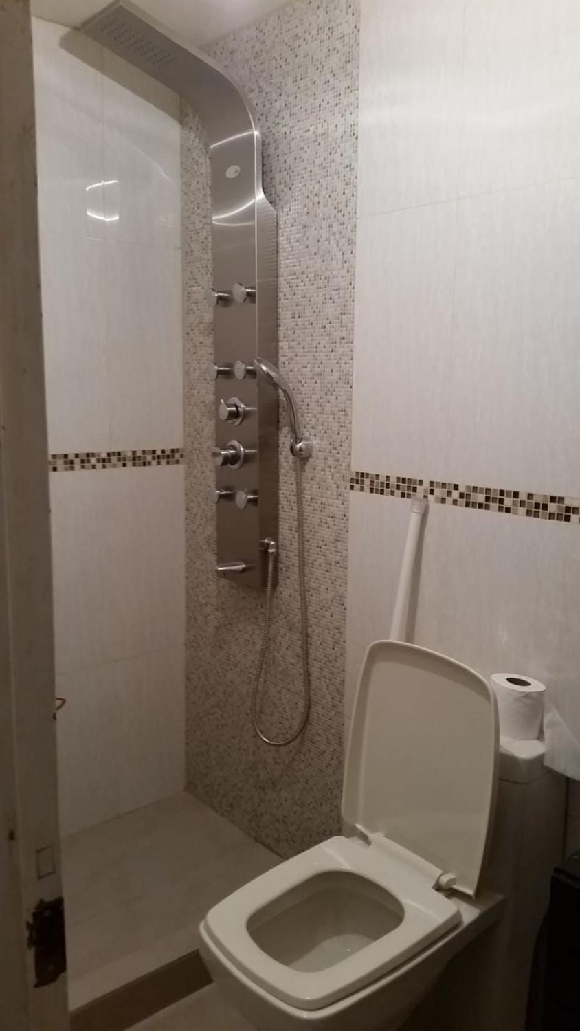 Sabana Grande - Metro - 2 Bedrooms - Wi-Fi - 24-hour water Apartment in Caracas