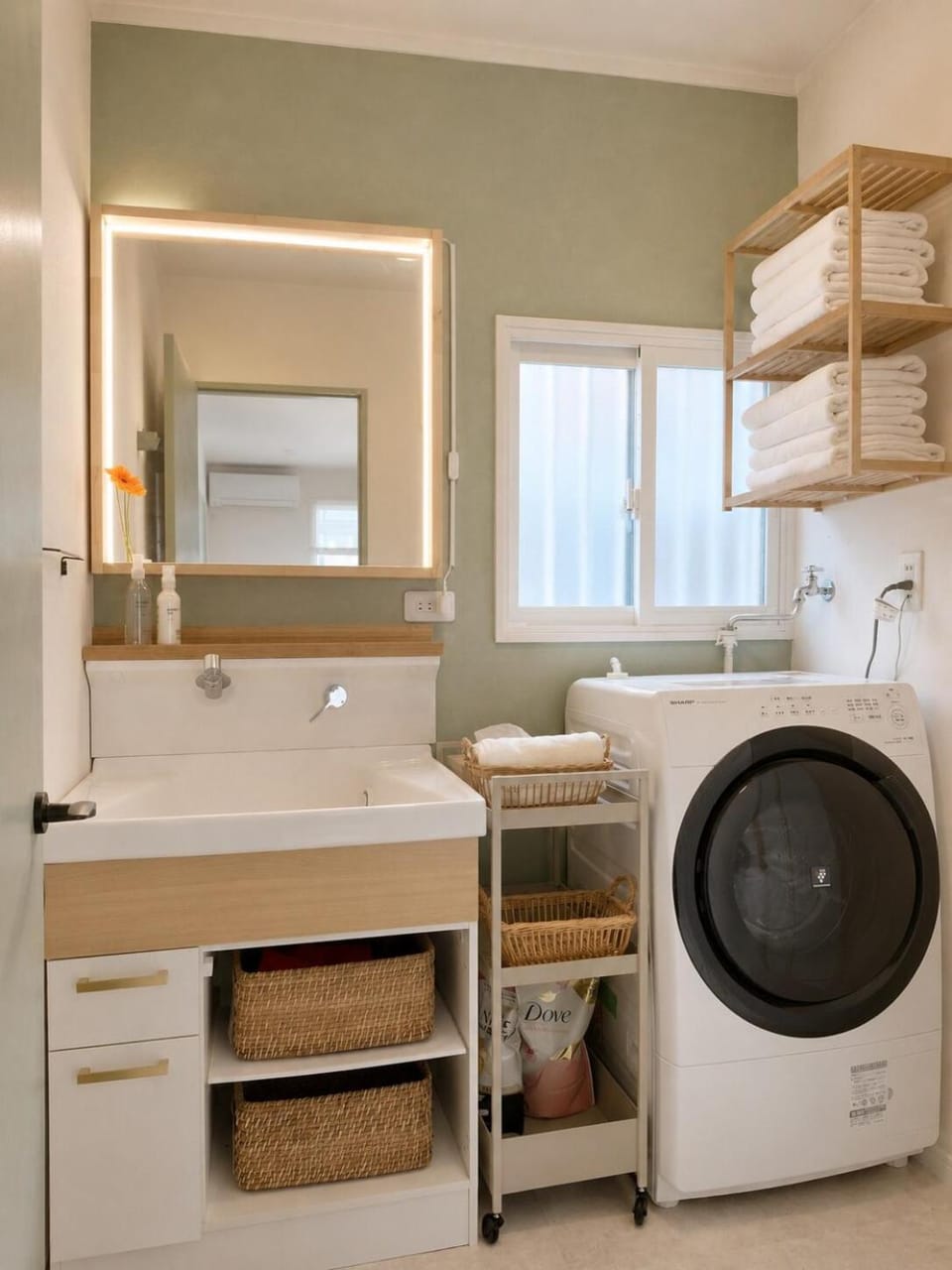 Bathroom, towels, washing machine, dryer