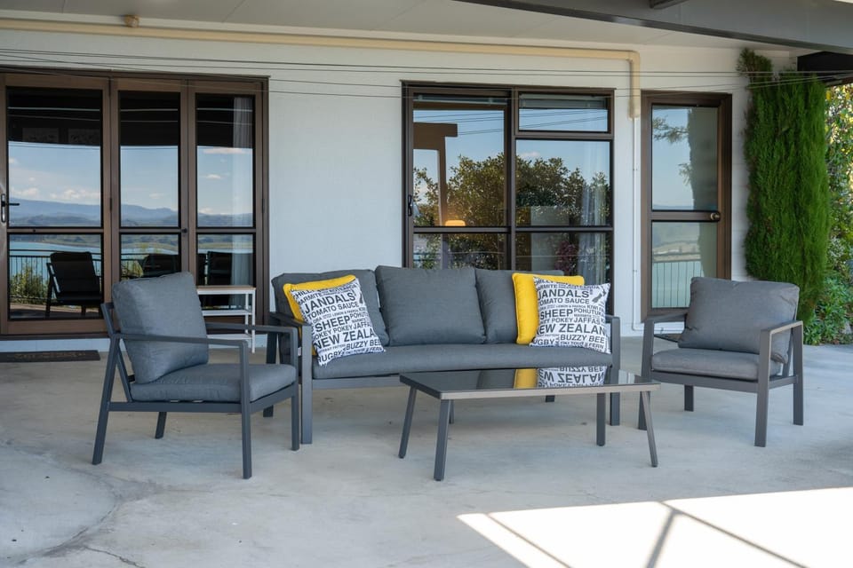 New! The NEST - Private Suite with Stunning Views House in Napier