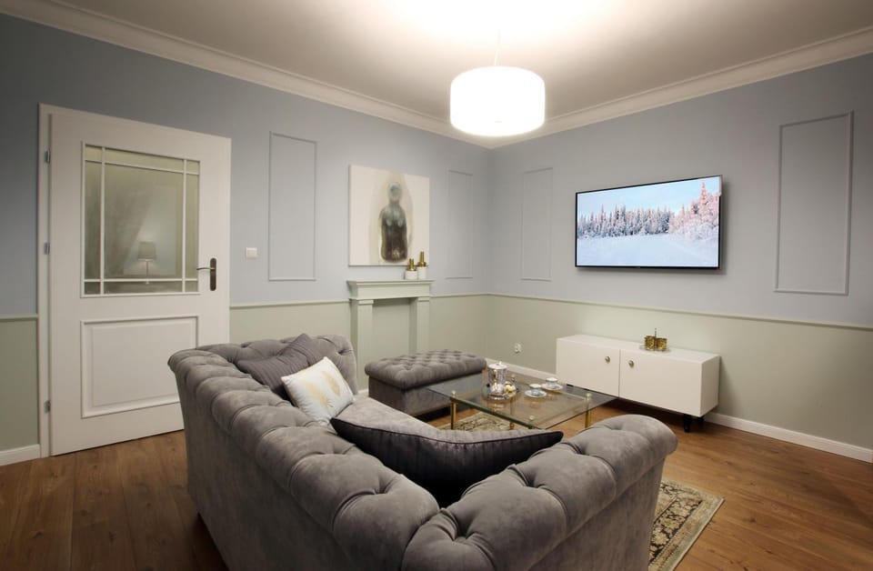Living room, Photo of the whole room