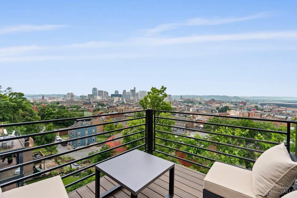 City View Perch Walkable Apt House in Over The Rhine