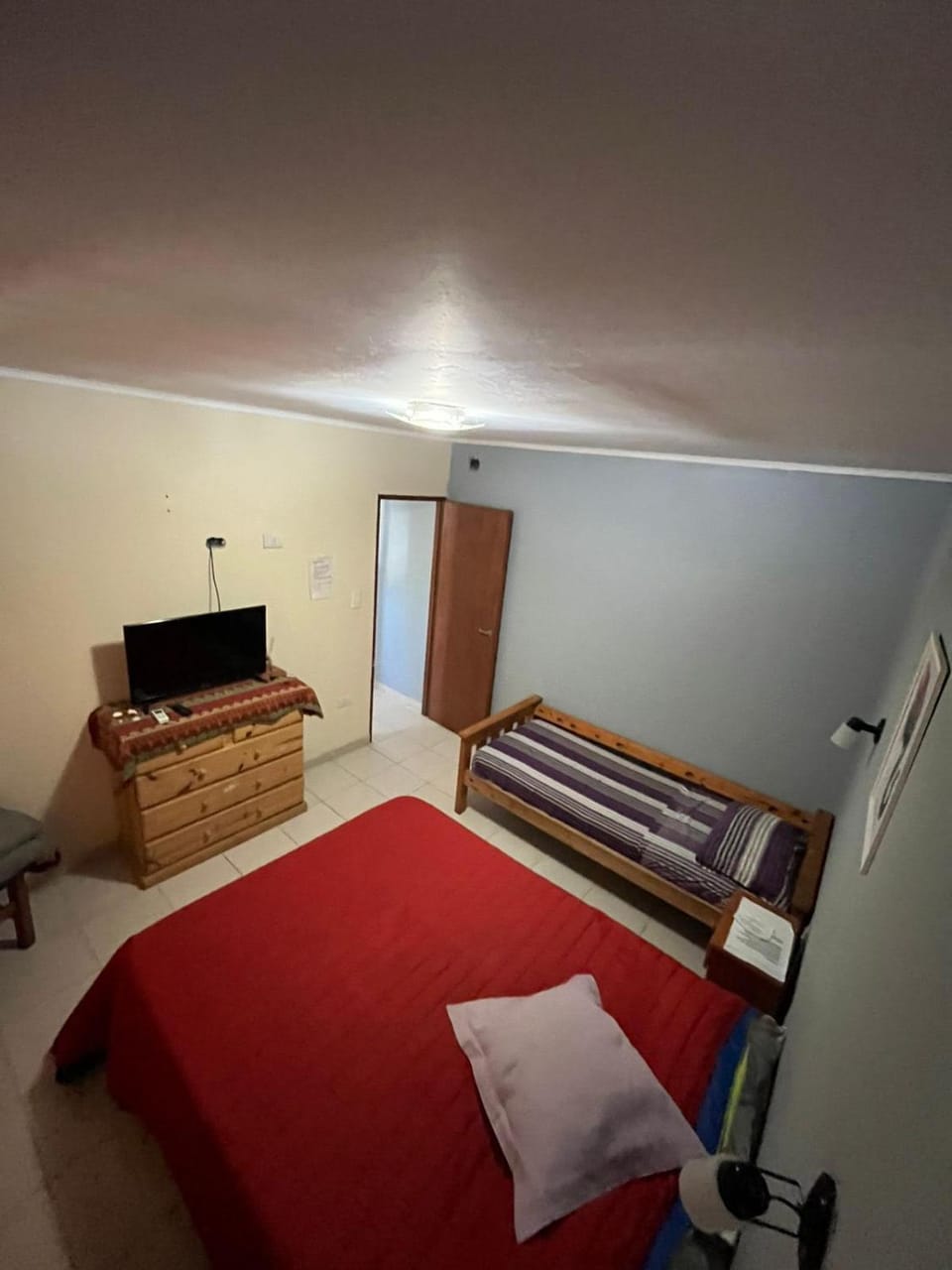 Photo of the whole room, Bedroom