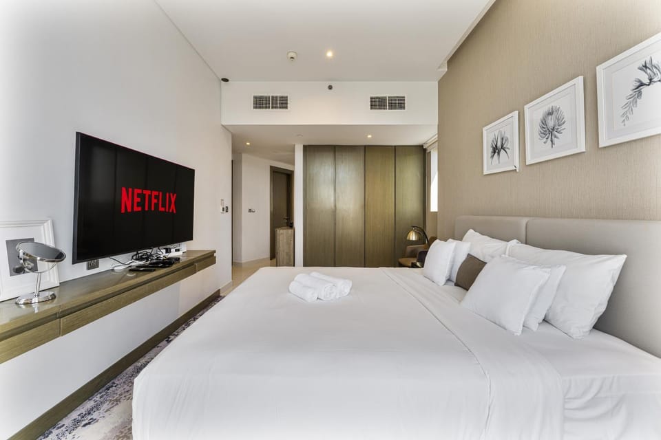 Bed, TV and multimedia, towels, towels